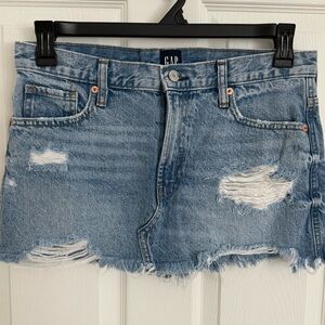 Women’s GAP Distressed Light Blue Denim Mini Skirt 28 Size 6
